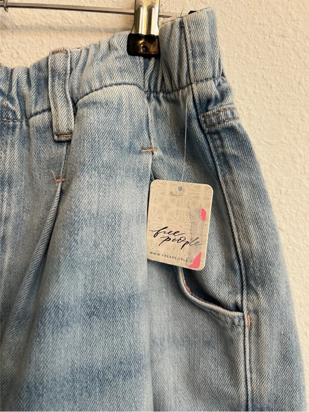 #1717 NWT Free People Clark Pleated Denim Shorts Beach Stoned Medium - Picture 7 of 8